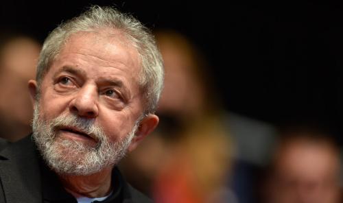 Lula é condenado na Lava Jato a 9 anos e 6 meses de prisão no caso do triplex