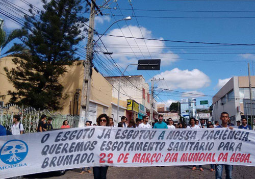 MODERA E ENTIDADES PARCEIRAS REALIZARAM PASSEATA EM BRUMADO