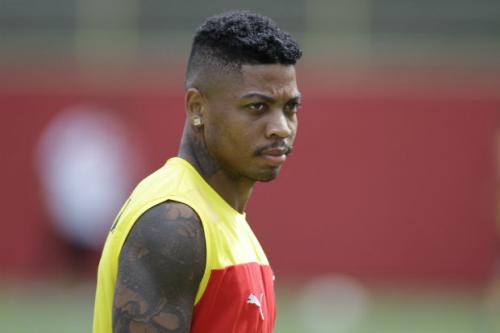 Fim da novela: Marinho assina contrato nesta quinta (19)