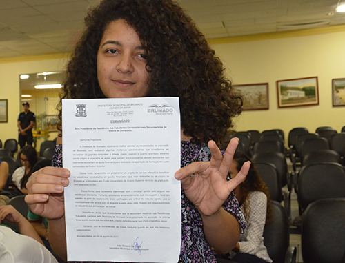 Prefeitura de Brumado emite comunicado de fechamento da casa estudantil em Conquista e universitários recorrem à câmara; veja o vídeo