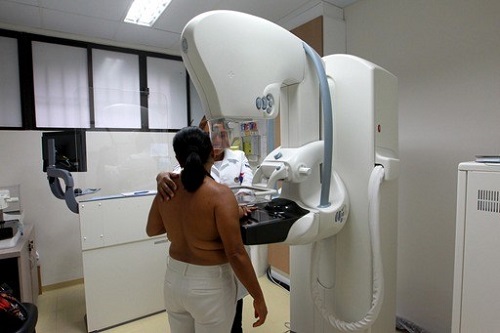 Bahia: ‘Outubro Rosa’ tem meta de superar 500 mil mamografias