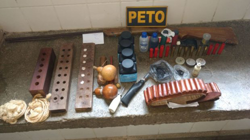Polícia apreende arma e munições na casa de suspeito de atirar em policial militar na zona rural de Brumado