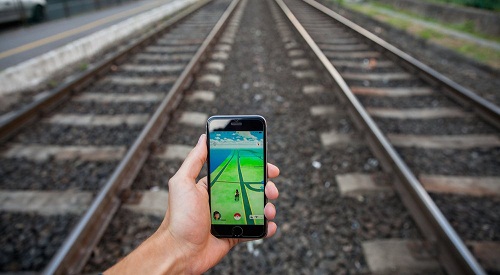 VLI alerta sobre os riscos de jogar Pokémon Go perto de ferrovia