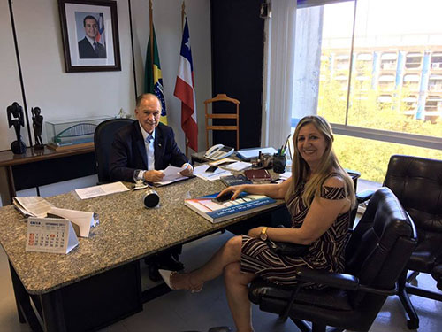 Em Salvador, prefeita de Malhada de Pedras busca viabilizar recursos para o município