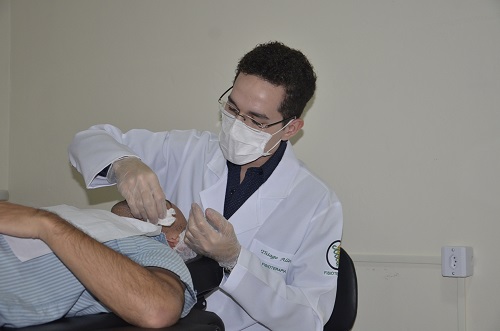 DÊ MAIS VIDA A PELE DO SEU ROSTO COM OS TRATAMENTOS DO DR. THIAGO ALLEN