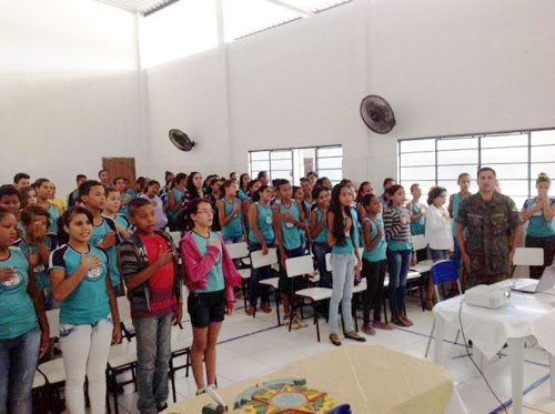 Tiro de Guerra 06/024 de Brumado promove Civismo nas Escolas