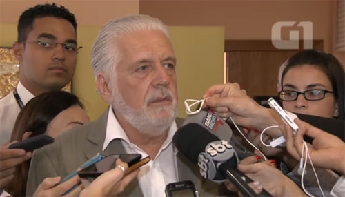 Jaques Wagner diz que 'quem banca' a política econômica do país é Dilma