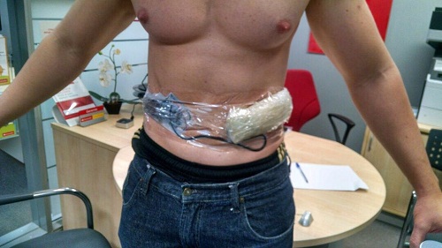 Funcionário de banco é amarrado a explosivos durante assalto, diz PM