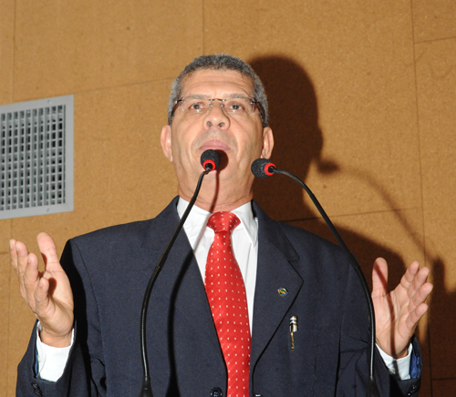 Zé Raimundo apoia trabalhadores em greve de fome e alerta para novas fases do golpe