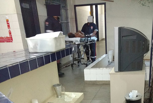 Preso passou mal na cadeia de Brumado e precisou ser levado ao hospital