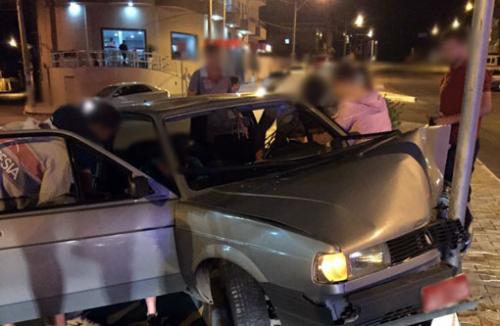 Homem provoca acidente após dirigir em visível estado de embriaguez