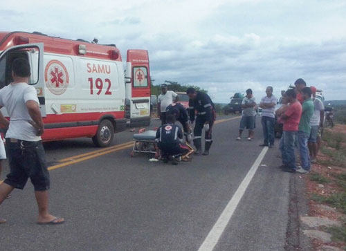 Acidente na BA – 623, entre Maetinga e Vila Mariana deixa duas pessoas feridas