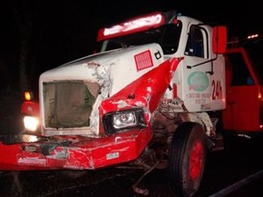 Acidente entre van e ônibus deixa nove feridos e destrói veículo em Barreiras