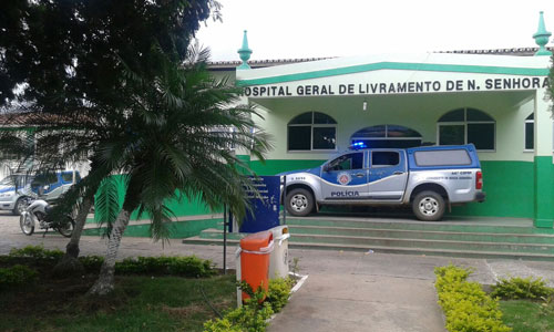 Açougueiro é agredido com coronhadas de revólver em assalto no Mercado Municipal