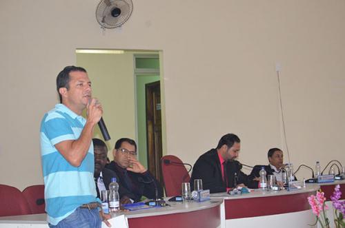 VÍDEO: ADVOGADO RIO - ANTONIENSE ATRIBUI PARCELA DE CULPA PELA CRISE HÍDRICA A PREFEITURA E DENUNCIA CAPTAÇÃO IRREGULAR DE ÁGUA