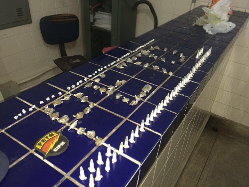 Polícia Militar faz apreensão de drogas após operação em toda a cidade de Brumado