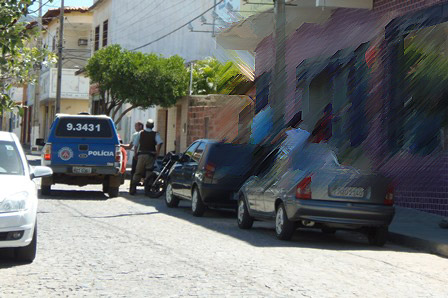 'Colocou a arma na boca da minha esposa e me agrediu com socos no rosto' diz vítima de assalto