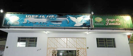 Jovem é assaltado em frente á igreja evangélica no centro