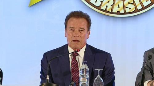 Schwarzenegger participa de feira de nutrição esportiva em São Paulo