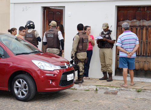 Residência é invadida por bandidos no Bairro Jardim Brasil