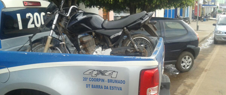 Jovem pede para fazer um teste drive e rouba moto de uma loja em Barra da Estiva