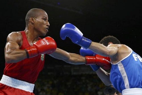 Robson Conceição vence francês e ganha o primeiro ouro para o boxe do Brasil
