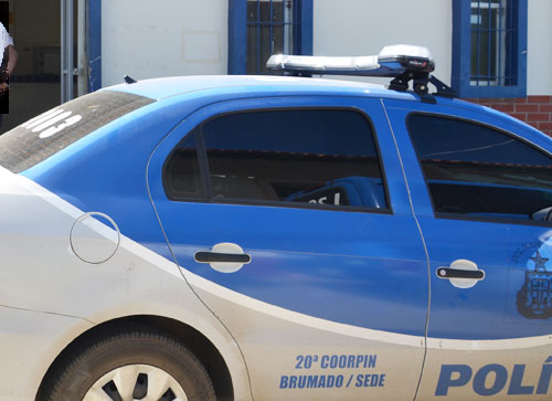 Homem leva ‘gravata’ de bandidos e é assaltado em Brumado