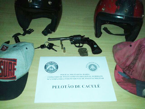 Polícia de Caculé recuperou moto roubada e fez apreensão de arma e drogas