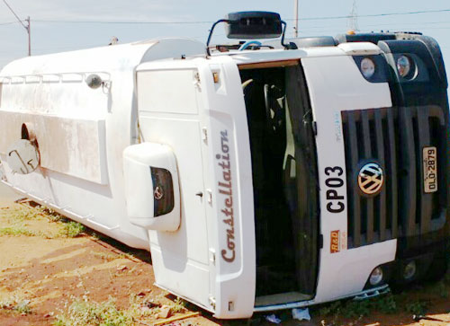Caminhão tomba na BA – 262 Saída de Brumado para Aracatu