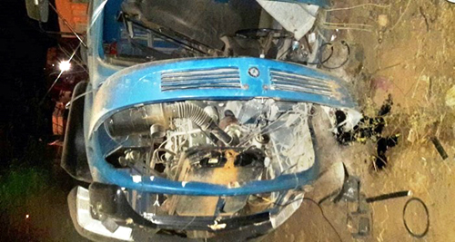 Palmas de Monte Alto: Caminhão carregado de botijões tomba na Br-030