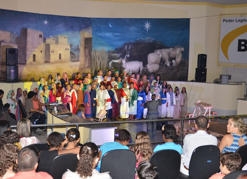 Coral da Adventista encantou os brumadenses com Cantata de Natal