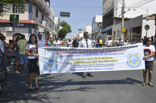 Mantendo a tradição foi realizado em Brumado o desfile de 07 de Setembro
