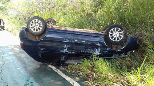 Veículo capota na Ba - 148, trecho entre Rio de Contas e Livramento