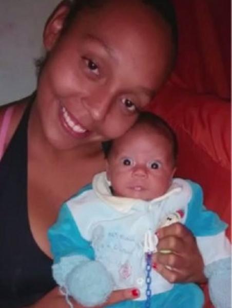 Bebê de dois meses morre após mãe dar cocaína a ele 