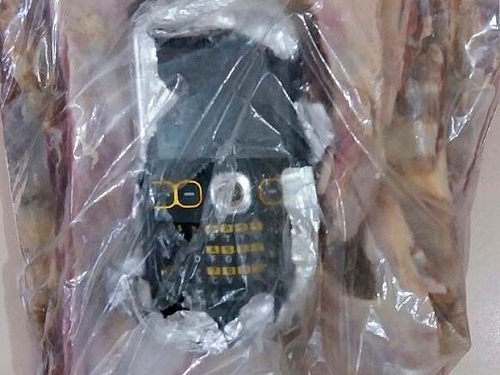 Alagoinhas: Celular é encontrado dentro de carne que seria entregue a preso
