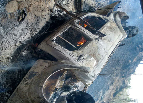 Veículo sai da pista, cai de ponte e pega fogo na BA – 142 próximo a Sussuarana