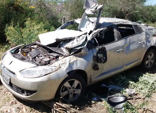 Carro sai da pista e cai em ribanceira na BA – 262, próximo a Aracatu