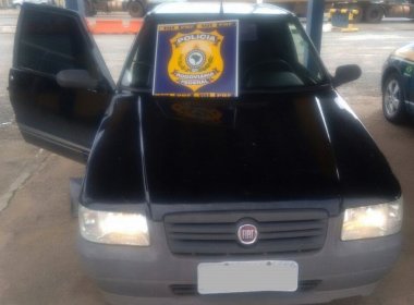 Barreiras: Homem abastece, sai sem pagar e é preso com carro roubado