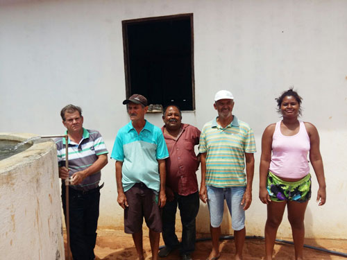 Pompéia: Por ter conseguido levar água para a comunidade, Catoze recebe o agradecimento de todos