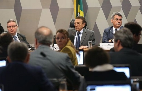 CCJ aprova relatório da reforma trabalhista por 16 votos a 9; houve 1 abstenção