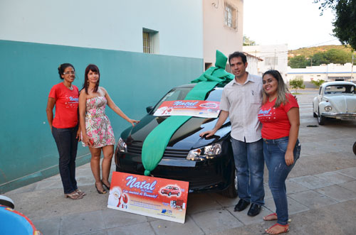 CDL realizou o sorteio do 'Natal dos Sonhos' e uma mulher faturou um carro zero