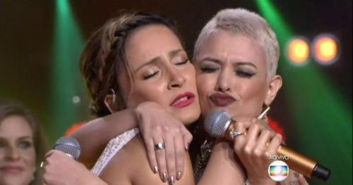 Claudia Leitte e Carlinhos Brown dão show de vergonha alheia na final do The Voice