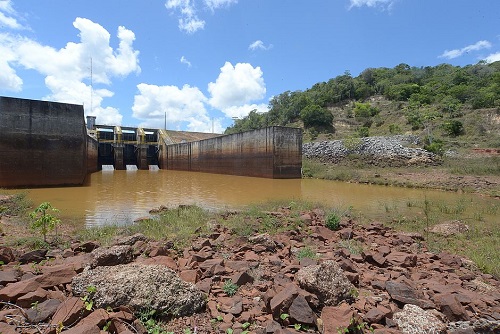 Mais de 800 mil baianos enfrentam racionamento de água