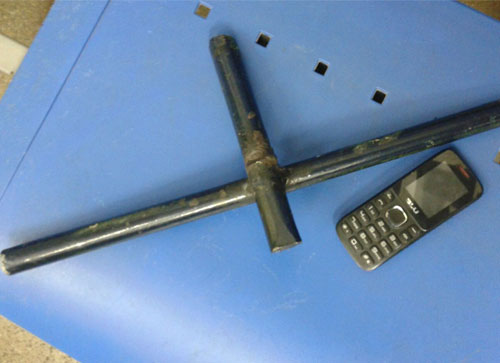 Presos serram grades de cela e tentam fugir da delegacia de Brumado