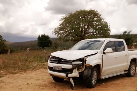 Colisão frontal entre Amarok e motocicleta deixa uma vítima fatal em paramirim