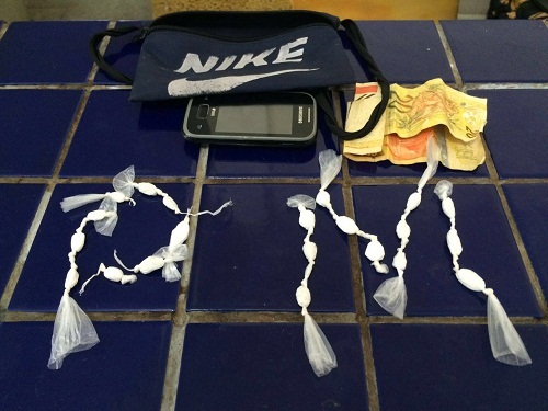 Dois menores de 17 anos são presos em posse de material ilícito no bairro Olhos D’Água