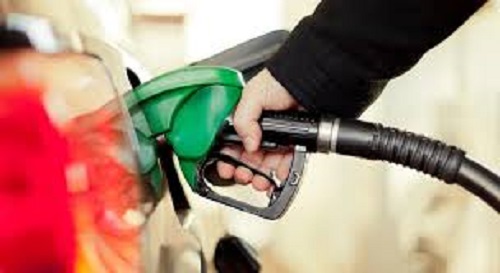 Governo vai aumentar imposto sobre combustível para fechar conta