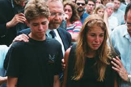 Irmão de Suzane vivia longe dos holofotes e cogitou deixar o país