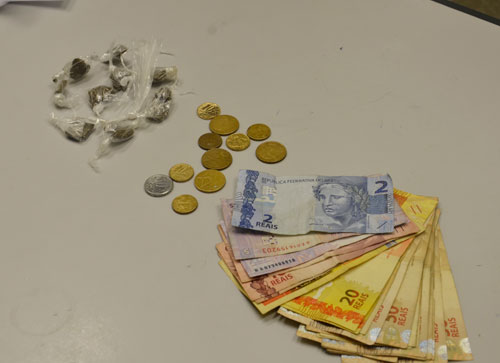 Mulher é presa ao desembarcar em Brumado vindo de Salvador com drogas