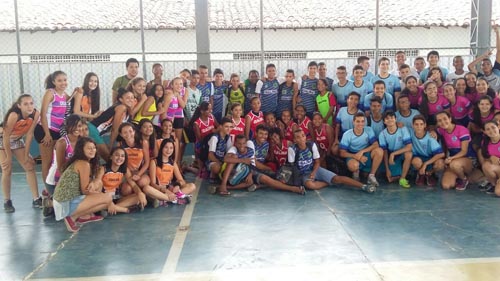 Handebol Sub 15 foi realizado em Brumado; participaram escolas públicas e particular